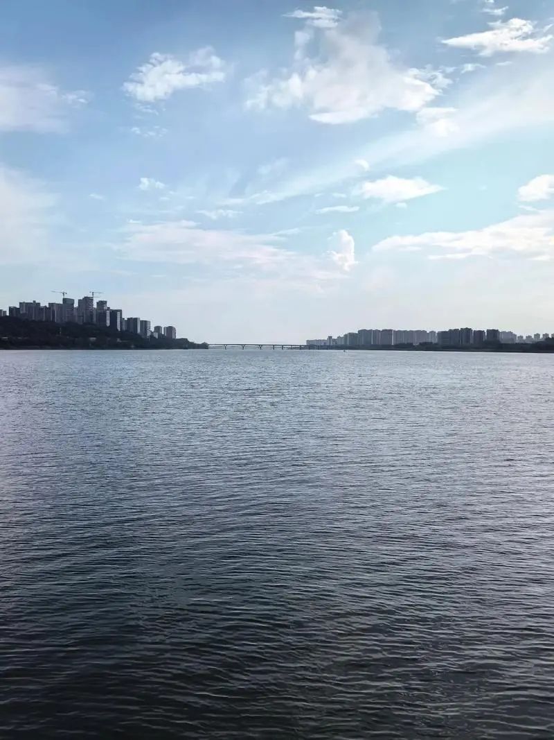 DƬ